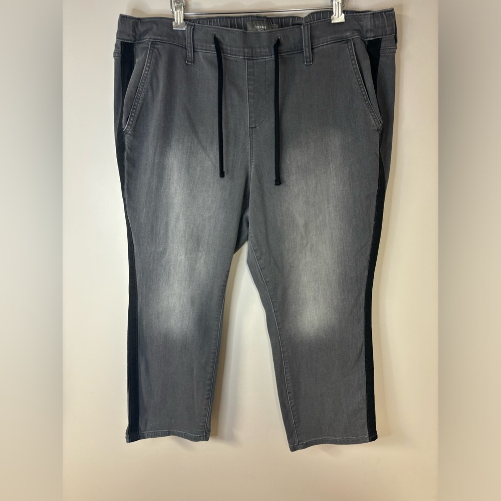 Torrid‎ Crop Pull-On Weekend Straight Super Soft  Gray Stripe Jeans Size 2